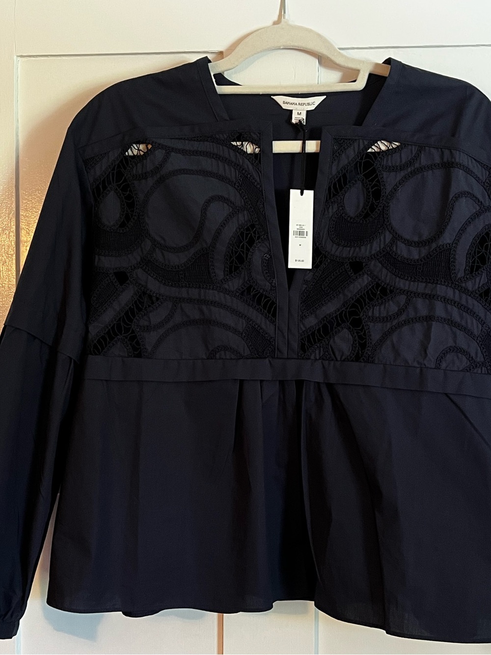 Banana Republic embroidered cotton popover top BlUE Sz Medium - Picture 3 of 7